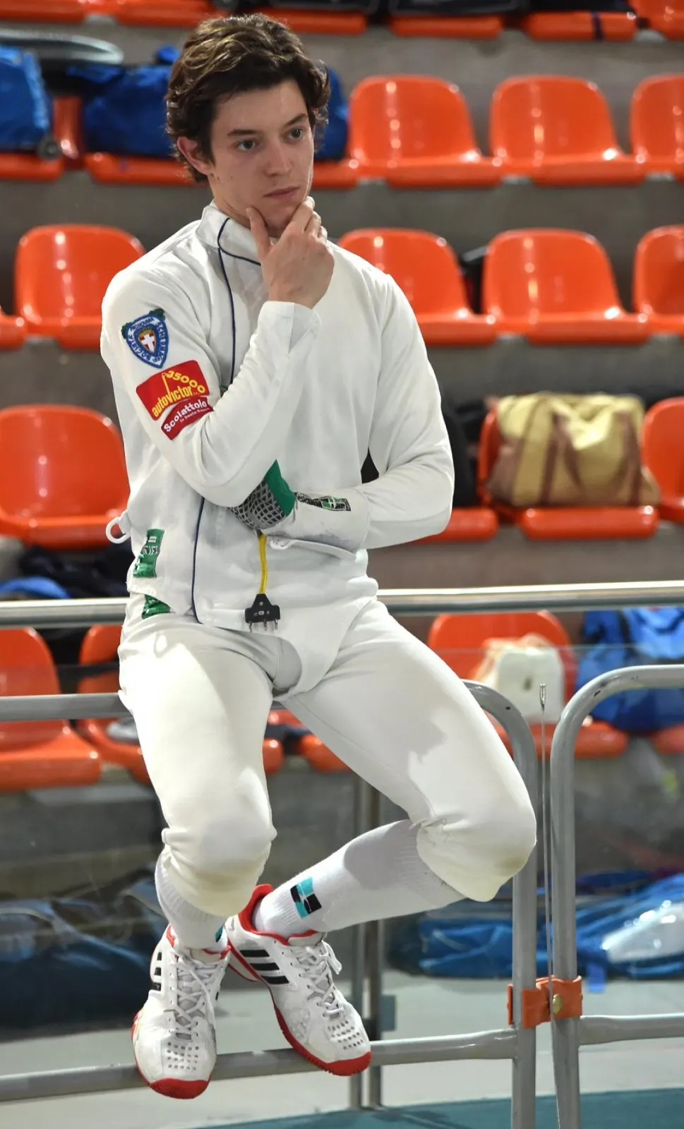 Atleta della Pro Novara in tuta da scherma
